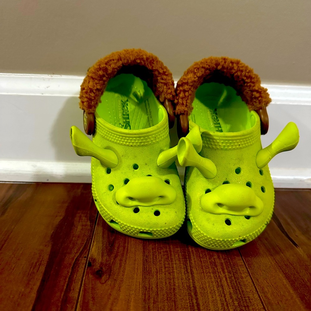 Toddler boys Sherk Crocs, barley worn, size C7